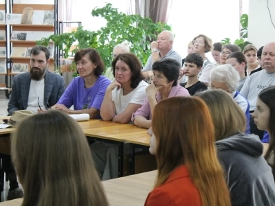 Три дня на земле предков: землю своих прародителей посетил клирик Корсунской епархии Московского Патриархата, священник храма в честь Трех Святителей города Парижа (Франция) иерей Марк Андроников Три дня на земле предков: землю своих прародителей посетил клирик Корсунской епархии Московского Патриархата, священник храма в честь Трех Святителей города Парижа (Франция) иерей Марк Андроников