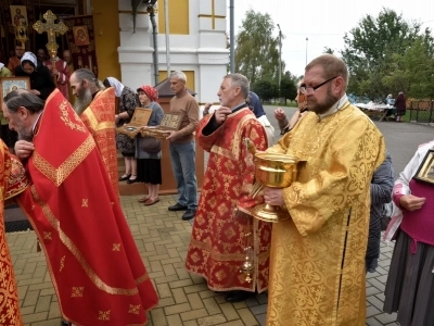 Престольное торжество в храме в честь Чуда Архистратига Михаила в Хонех города Новозыбкова