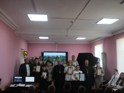 Благодарственные письма Новозыбковского благочиния Клинцовской епархии за участие в конкурсе детского творчества «Красота Божьего мира-2024», проходящего ежегодно в Клинцовской епархии, вручены ученикам и педагогам «Злынковской детской школы искусств». Благодарственные письма Новозыбковского благочиния Клинцовской епархии за участие в конкурсе детского творчества «Красота Божьего мира-2024», проходящего ежегодно в Клинцовской епархии, вручены ученикам и педагогам «Злынковской детской школы искусств».