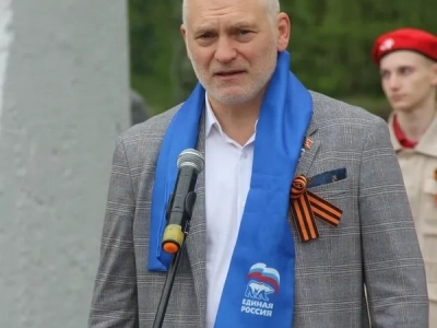 В День 81-й годовщины Победы в Великой Отечественной войне, священнослужители и жители города Новозыбкова молитвенно почтили память «вожде́й и во́инов за ве́ру и Оте́чество на по́ли бра́ни жизнь свою́ положи́вших, от ран и гла́да сконча́вшихся, в плене́нии и го́рьких рабо́тах неви́нно уму́ченных и убие́нных и всех Побе́ды ра́ди потруди́вшихся»