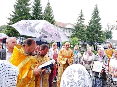 Русь Святая, храни веру Православную, в ней же тебе утверждение! Молитвенная радость в День Крещения Руси и миссионерская акция в пгт. Красная Гора Новозыбковского благочиния Русь Святая, храни веру Православную, в ней же тебе утверждение! Молитвенная радость в День Крещения Руси и миссионерская акция в пгт. Красная Гора Новозыбковского благочиния