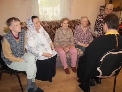В день Преображения Господня священник посетил постояльцев и сотрудников АНО «Центр помощи пожилым людям и инвалидам «Мы вместе» города Новозыбкова В день Преображения Господня священник посетил постояльцев и сотрудников АНО «Центр помощи пожилым людям и инвалидам «Мы вместе» города Новозыбкова