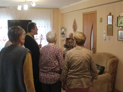 В день Преображения Господня священник посетил постояльцев и сотрудников АНО «Центр помощи пожилым людям и инвалидам «Мы вместе» города Новозыбкова В день Преображения Господня священник посетил постояльцев и сотрудников АНО «Центр помощи пожилым людям и инвалидам «Мы вместе» города Новозыбкова