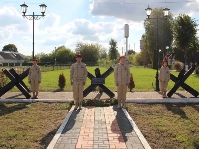 Священнослужитель принял участие в праздновании дня поселка в Красной Горе Священнослужитель принял участие в праздновании дня поселка в Красной Горе