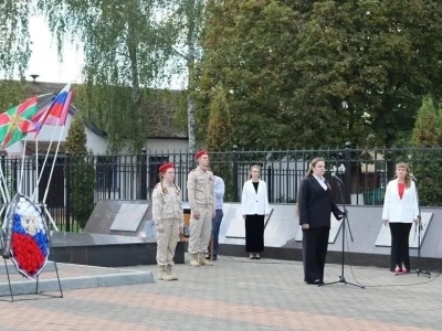 Священнослужитель принял участие в праздновании дня поселка в Красной Горе Священнослужитель принял участие в праздновании дня поселка в Красной Горе