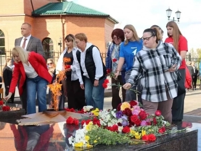 Священнослужитель принял участие в праздновании дня поселка в Красной Горе Священнослужитель принял участие в праздновании дня поселка в Красной Горе