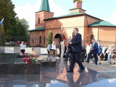Священнослужитель принял участие в праздновании дня поселка в Красной Горе Священнослужитель принял участие в праздновании дня поселка в Красной Горе