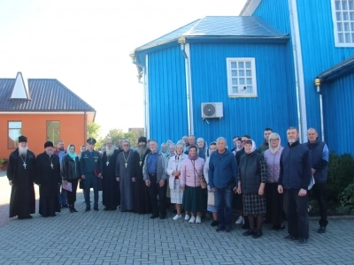 Спасатели Новозыбковского городского округа провели инструктаж для священнослужителей и прихожан храмов города Новозыбкова Спасатели Новозыбковского городского округа провели инструктаж для священнослужителей и прихожан храмов города Новозыбкова