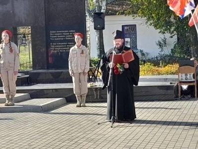 Священник поздравил земляков с Днем поселка в пгт. Красная гора