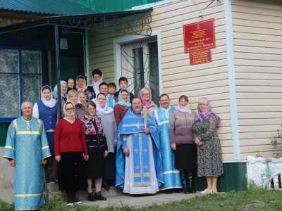 Духовное окормление дальних приходов в Новозыбковском благочинии: В день Покрова Пресвятой Богородицы, Благочинный Новозыбковского церковного округа совершил Божественную литургию в молитвенном доме села Новые Бобовичи