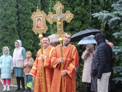 В пределы Новозыбковского благочиния, по благословению Епископа Клинцовского и Трубчевского Владимира, принесены иконы Великомученика и Целителя Пантелеимона и Великомученика и Победоносца Георгия с частицами их мощей