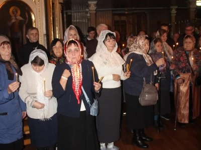 В пределы Новозыбковского благочиния, по благословению Епископа Клинцовского и Трубчевского Владимира, принесены иконы Великомученика и Целителя Пантелеимона и Великомученика и Победоносца Георгия с частицами их мощей