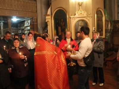 В пределы Новозыбковского благочиния, по благословению Епископа Клинцовского и Трубчевского Владимира, принесены иконы Великомученика и Целителя Пантелеимона и Великомученика и Победоносца Георгия с частицами их мощей