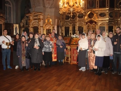 В пределы Новозыбковского благочиния, по благословению Епископа Клинцовского и Трубчевского Владимира, принесены иконы Великомученика и Целителя Пантелеимона и Великомученика и Победоносца Георгия с частицами их мощей