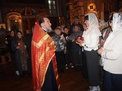 В пределы Новозыбковского благочиния, по благословению Епископа Клинцовского и Трубчевского Владимира, принесены иконы Великомученика и Целителя Пантелеимона и Великомученика и Победоносца Георгия с частицами их мощей