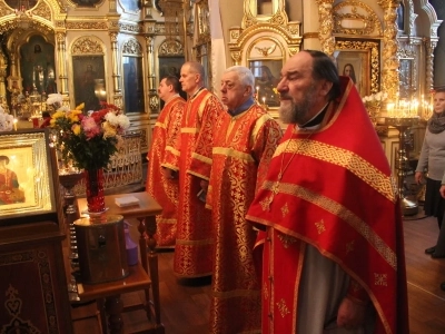 В пределы Новозыбковского благочиния, по благословению Епископа Клинцовского и Трубчевского Владимира, принесены иконы Великомученика и Целителя Пантелеимона и Великомученика и Победоносца Георгия с частицами их мощей