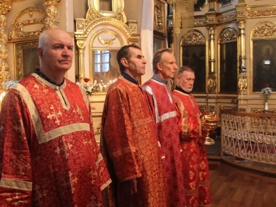 В пределы Новозыбковского благочиния, по благословению Епископа Клинцовского и Трубчевского Владимира, принесены иконы Великомученика и Целителя Пантелеимона и Великомученика и Победоносца Георгия с частицами их мощей