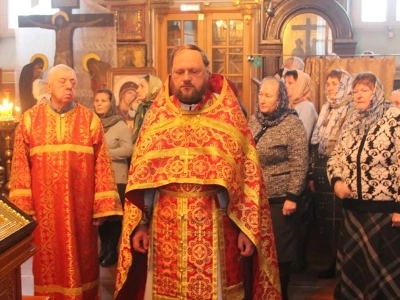 В пределы Новозыбковского благочиния, по благословению Епископа Клинцовского и Трубчевского Владимира, принесены иконы Великомученика и Целителя Пантелеимона и Великомученика и Победоносца Георгия с частицами их мощей