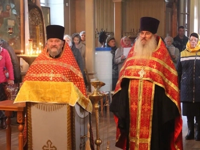 В пределы Новозыбковского благочиния, по благословению Епископа Клинцовского и Трубчевского Владимира, принесены иконы Великомученика и Целителя Пантелеимона и Великомученика и Победоносца Георгия с частицами их мощей