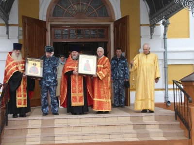 В пределы Новозыбковского благочиния, по благословению Епископа Клинцовского и Трубчевского Владимира, принесены иконы Великомученика и Целителя Пантелеимона и Великомученика и Победоносца Георгия с частицами их мощей