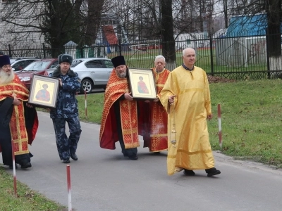 В пределы Новозыбковского благочиния, по благословению Епископа Клинцовского и Трубчевского Владимира, принесены иконы Великомученика и Целителя Пантелеимона и Великомученика и Победоносца Георгия с частицами их мощей