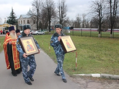 В пределы Новозыбковского благочиния, по благословению Епископа Клинцовского и Трубчевского Владимира, принесены иконы Великомученика и Целителя Пантелеимона и Великомученика и Победоносца Георгия с частицами их мощей