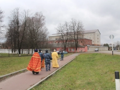 В пределы Новозыбковского благочиния, по благословению Епископа Клинцовского и Трубчевского Владимира, принесены иконы Великомученика и Целителя Пантелеимона и Великомученика и Победоносца Георгия с частицами их мощей