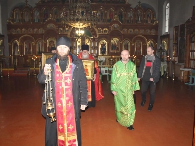 В пределы Новозыбковского благочиния, по благословению Епископа Клинцовского и Трубчевского Владимира, принесены иконы Великомученика и Целителя Пантелеимона и Великомученика и Победоносца Георгия с частицами их мощей