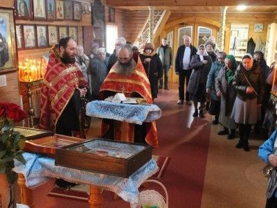 В пределы Новозыбковского благочиния, по благословению Епископа Клинцовского и Трубчевского Владимира, принесены иконы Великомученика и Целителя Пантелеимона и Великомученика и Победоносца Георгия с частицами их мощей