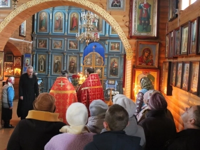 В пределы Новозыбковского благочиния, по благословению Епископа Клинцовского и Трубчевского Владимира, принесены иконы Великомученика и Целителя Пантелеимона и Великомученика и Победоносца Георгия с частицами их мощей