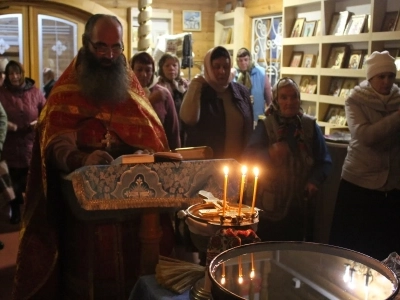 В пределы Новозыбковского благочиния, по благословению Епископа Клинцовского и Трубчевского Владимира, принесены иконы Великомученика и Целителя Пантелеимона и Великомученика и Победоносца Георгия с частицами их мощей