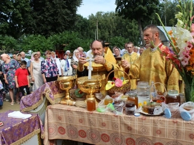 Сладкий праздник: Медовый спас в Новозыбковском благочинии