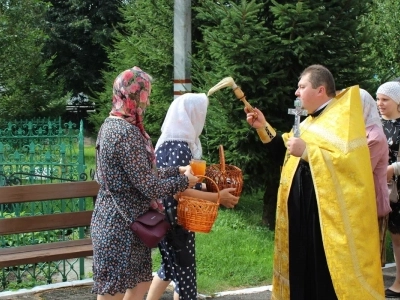 Сладкий праздник: Медовый спас в Новозыбковском благочинии