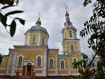 В день почитания «Почаевского» образа Божией Матери, Епископ Клинцовский и Трубчевский Владимир совершил Божественную литургию в городе Новозыбкове