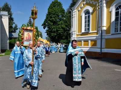 В день почитания «Почаевского» образа Божией Матери, Епископ Клинцовский и Трубчевский Владимир совершил Божественную литургию в городе Новозыбкове