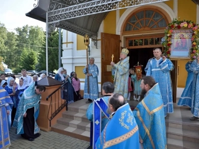 В день почитания «Почаевского» образа Божией Матери, Епископ Клинцовский и Трубчевский Владимир совершил Божественную литургию в городе Новозыбкове