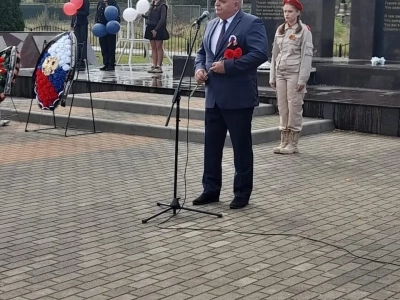 Священник принял участи в торжественном митинге, посвященном Дню посёлка Красная Гора и освобождению посёлка от немецко-фашистских захватчиков