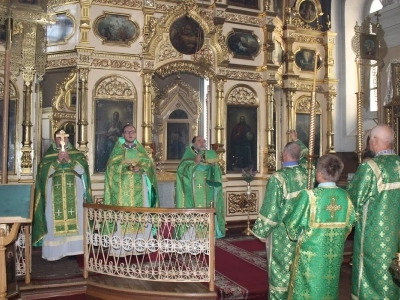 День семьи, любви и верности, День памяти святых благоверных князей Петра и Февронии, Муромских чудотворцев, в Новозыбковском благочинии ознаменован миссионерской акцией, ведь Господь говорит: «Итак, идите, научите все народы, крестя их во имя Отца и Сына и Святого Духа, уча их соблюдать всё, что Я повелел вам; и се, Я с вами во все дни до скончания века. Аминь» (Мф. 20: 19-20)