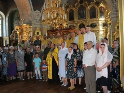 Христиане Новозыбковского благочиния Клинцовской Епархии поклонились святыне - копии Небоявленного Животворящего Креста Господня (Годеновский Крест)