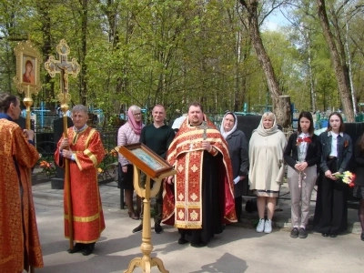 За Веру и Отечество жизнь свою положившим – ВЕЧНАЯ ПАМЯТЬ! 77-й День победы в Великой Отечественной Войне в Новозыбковском благочинии ознаменован молитвой