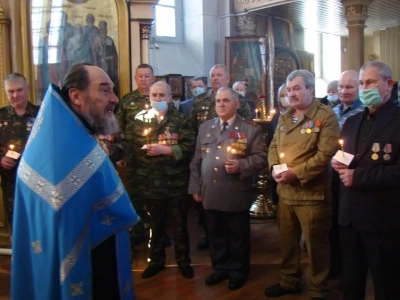 Еще молимся о упокоении воинов, жизнь свою на поле брани положивших! В день Сретения Господня, а также в день 32-й годовщины вывода советских войск из Афганистана, в соборном храме Новозыбковского благочиния совершена панихида о всех воинах, погибших в локальных вооруженных конфликтах