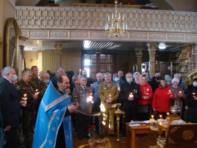 Еще молимся о упокоении воинов, жизнь свою на поле брани положивших! В день Сретения Господня, а также в день 32-й годовщины вывода советских войск из Афганистана, в соборном храме Новозыбковского благочиния совершена панихида о всех воинах, погибших в локальных вооруженных конфликтах