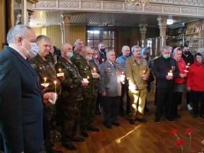 Еще молимся о упокоении воинов, жизнь свою на поле брани положивших! В день Сретения Господня, а также в день 32-й годовщины вывода советских войск из Афганистана, в соборном храме Новозыбковского благочиния совершена панихида о всех воинах, погибших в локальных вооруженных конфликтах