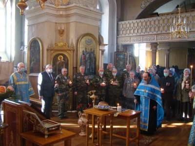 Еще молимся о упокоении воинов, жизнь свою на поле брани положивших! В день Сретения Господня, а также в день 32-й годовщины вывода советских войск из Афганистана, в соборном храме Новозыбковского благочиния совершена панихида о всех воинах, погибших в локальных вооруженных конфликтах