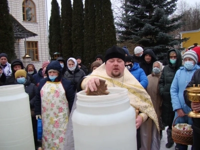 Святое Богоявление в Новозыбковском благочинии. Фоторепортаж. Акция «Листовки о Святой воде и о Богоявлении».