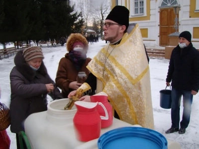 Святое Богоявление в Новозыбковском благочинии. Фоторепортаж. Акция «Листовки о Святой воде и о Богоявлении».