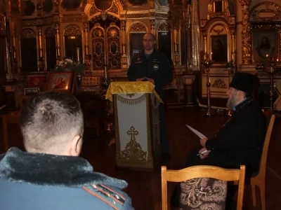 Спасателей Новозыбковского городского округа с профессиональным праздником поздравили священнослужители города Новозыбкова и прихожане храмов