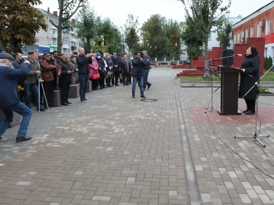 В Новозыбкове в День города увековечили память участников боевых действий. Новосооруженный памятный знак освятил Благочинный Новозыбковского церковного округа