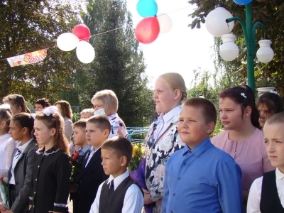 В День знаний священнослужители Новозыбковского благочиния напутствовали учащих и учащихся к познанию Истины