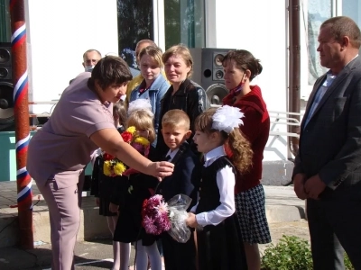 В День знаний священнослужители Новозыбковского благочиния напутствовали учащих и учащихся к познанию Истины